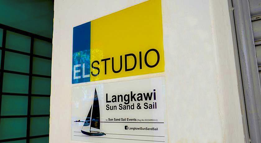 El Studio Hostel Langkawi Kuah Exterior photo